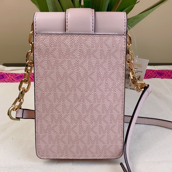 Michael Kors Carmen Phone Crossbody Bag in blush pink - Picture 2 of 7